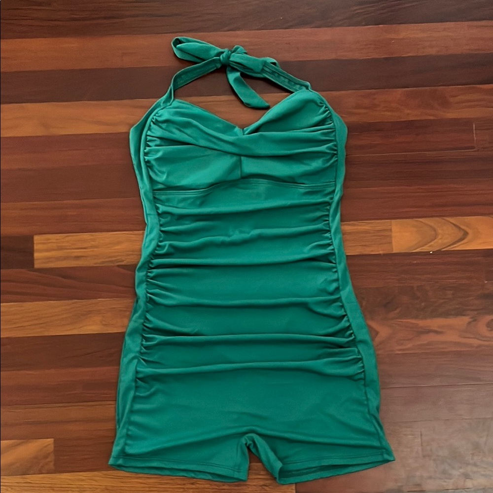 Womens XL Green Ribbed Rushed Full One Piece Halter Shorts Swimsuit